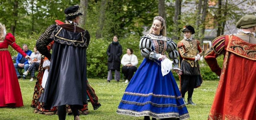 Burbiškio dvaro festivalyje „Tulpių žydėjimo šventė“ atgijo istorija