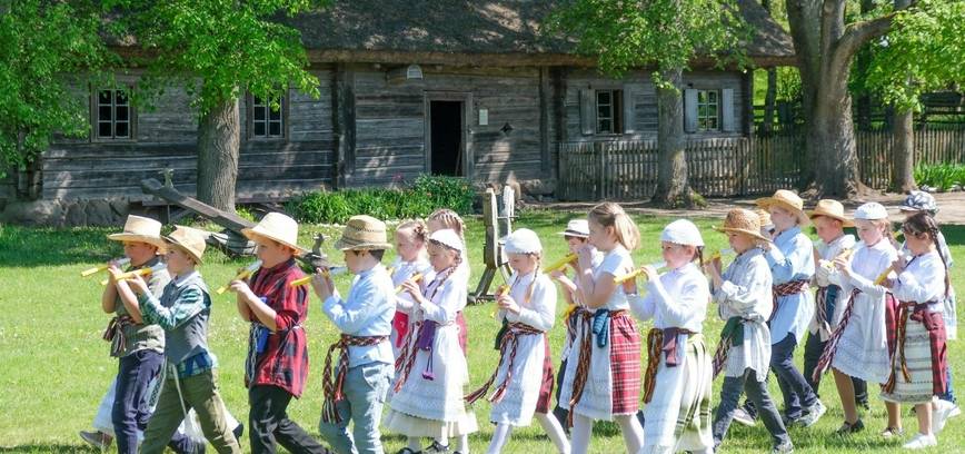 Kleboniškių kaimo buities muziejuje bus švenčiamos „Piemenėlių Sekminės“