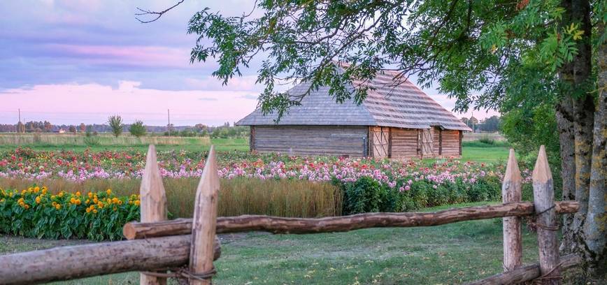 Kleboniškių muziejaus klojime – populiarioji komedija „Trys mylimos“ 