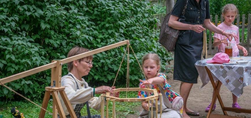 Atgijusiame Kleboniškių kaime lankytojų laukia senųjų amatų įdomybės
