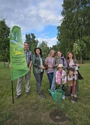 Naujųjų gidų dovana Radviliškio miestui – pasodinti žydintys augalai Eibariškių parke 