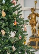 Burbiškio dvare šventines istorijas saugo 1 254 senoviniai eglės žaisliukai