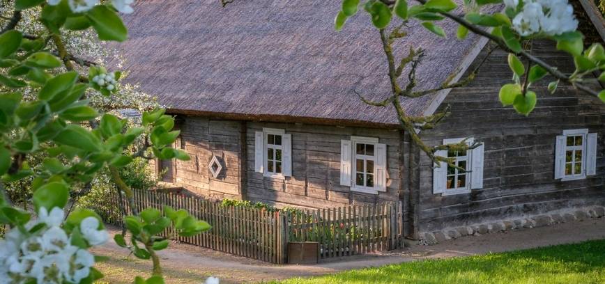 KLEBONIŠKIŲ MUZIEJUJE – EDUKACIJA „LINO KELIAS“ IR PAŽINTINĖ EKSKURSIJA